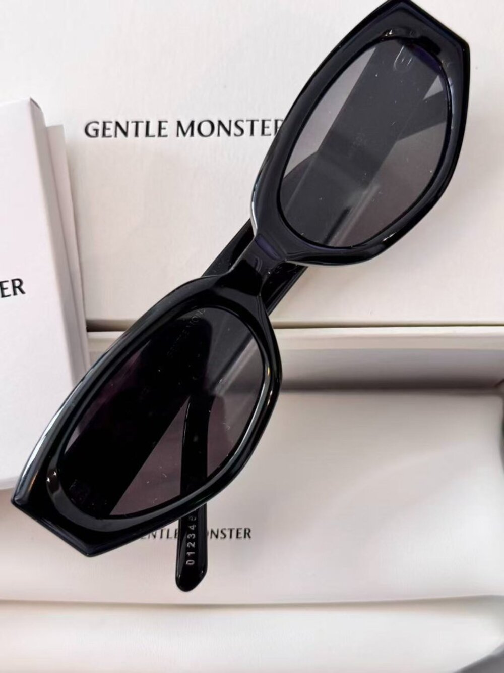 Gentle Monster x Maison Margiela Women's Black Cat-Eye Sunglasses